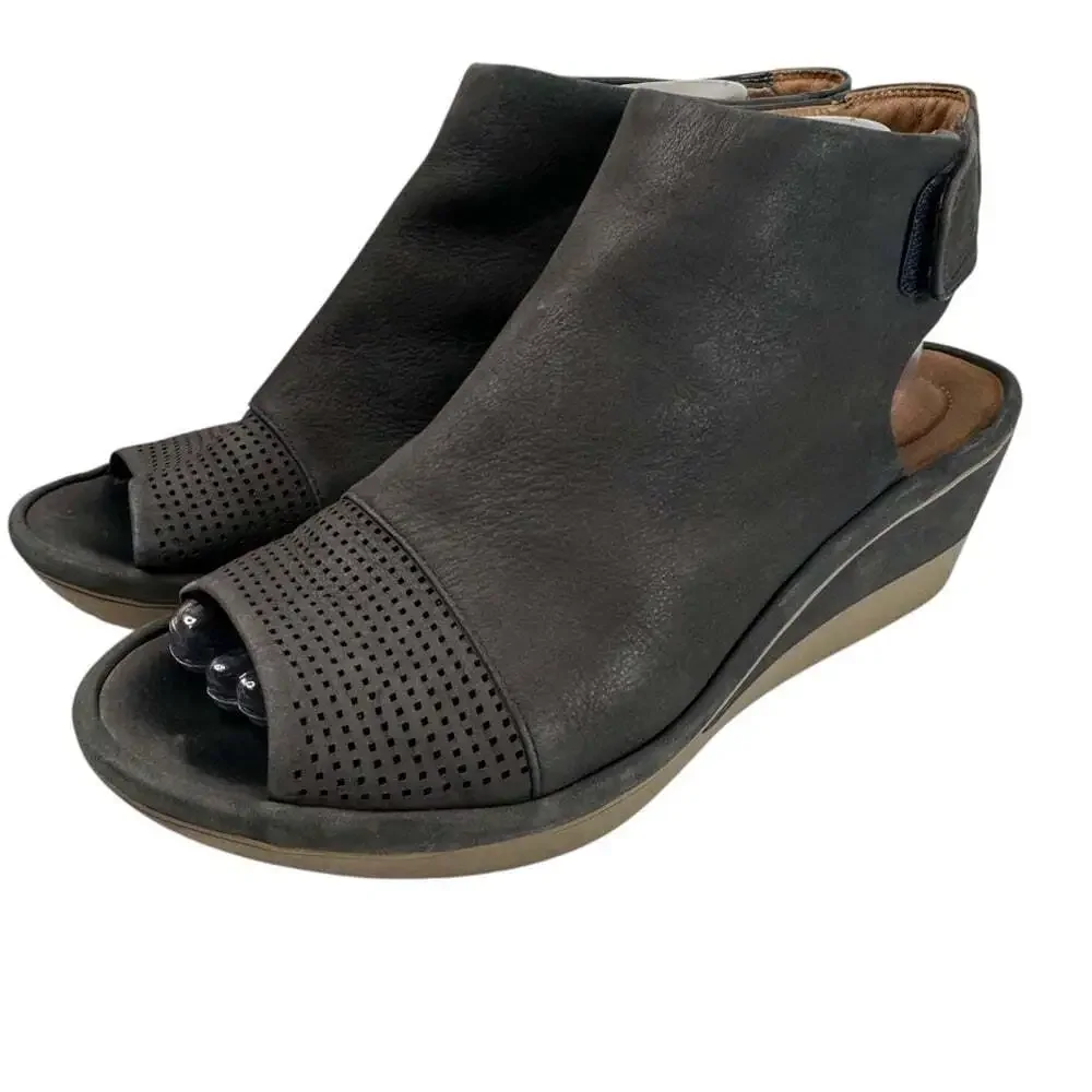 Clarks Unstructured Wynnmere Abie Grey Wedge Sandals Size 10 Cushioned Shoes